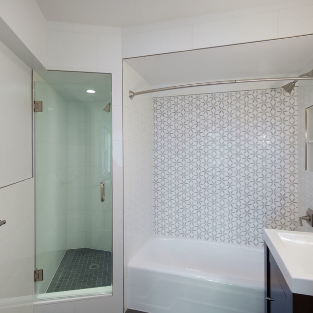 One Lincoln Plaza - Marble & Quartz bathroom