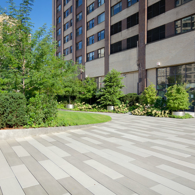 One Lincoln Plaza - Beautifully Landscaped Gardens